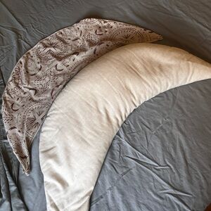 MoonWomb from The Sustainable Baby Co extra cover included